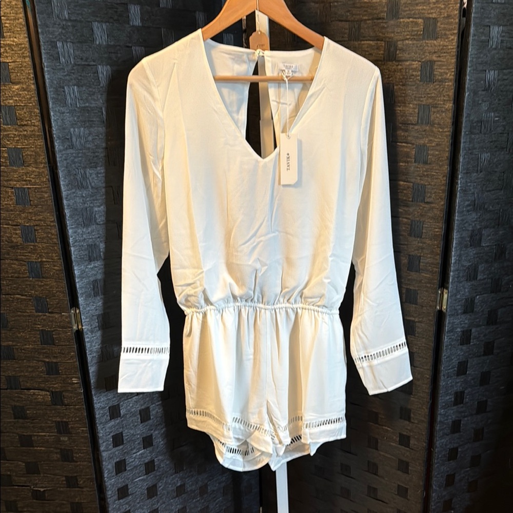 *SALE* Tavik White Long Sleeve Romper Size Medium